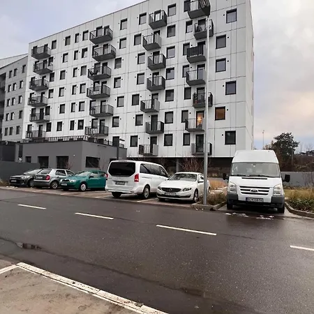 Air Conditioned 1 With Parking, New Building, Ruzinov 公寓