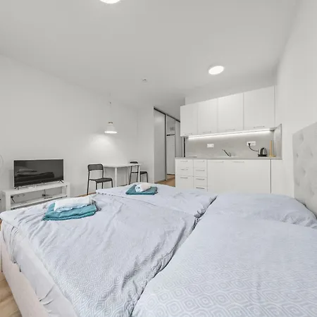 Air Conditioned 1 With Parking, New Building, Ruzinov شقة