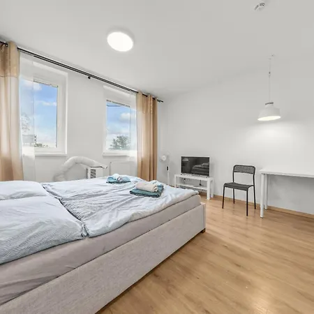 아파트 Air Conditioned 1 With Parking, New Building, Ruzinov *