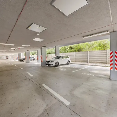 아파트 Air Conditioned 1 With Parking, New Building, Ruzinov 브라티슬라바